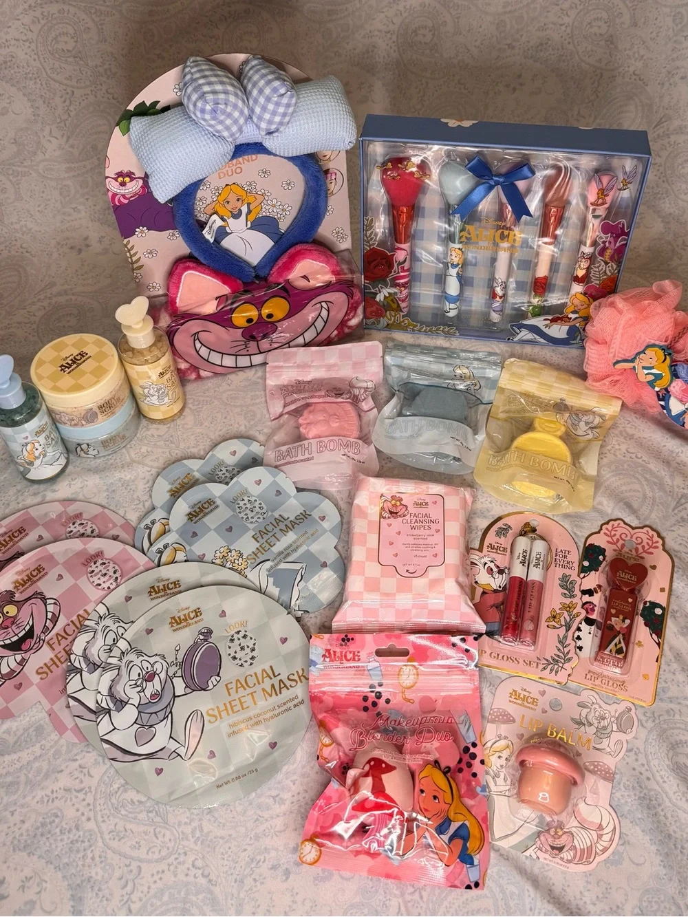 Disney Alice In Wonderland Ultimate Fan Self Care Pampering Bath & Beauty Set